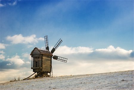 simsearch:400-05319608,k - Old wooden windmills at Pirogovo ethnographic museum, near Kiev, Ukraine Stock Photo - Budget Royalty-Free & Subscription, Code: 400-04822062