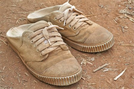 simsearch:400-05318197,k - Old shoes are condition through the use of a long-lasting. Foto de stock - Super Valor sin royalties y Suscripción, Código: 400-04834399