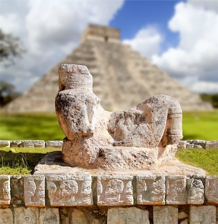 simsearch:700-00183783,k - Chac Mool Chichen Itza figure with tray on stomach Mexico Yucatan Stock Photo - Budget Royalty-Free & Subscription, Code: 400-04837569