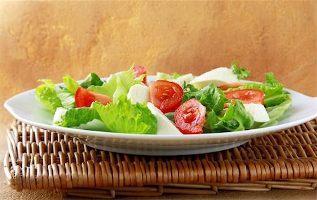 simsearch:700-01099893,k - salad with tomatoes and mozzarella Stock Photo - Budget Royalty-Free & Subscription, Code: 400-04838330