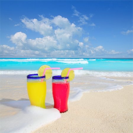simsearch:400-04329339,k - beach cocktails yellow red wave foam in tropical sea sand Stock Photo - Budget Royalty-Free & Subscription, Code: 400-04832904