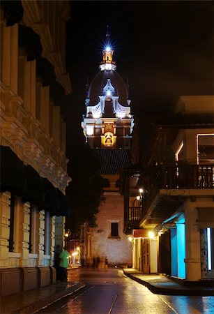 Church lit at night in the old historical part of Cartagena, Colombia Photographie de stock - Aubaine LD & Abonnement, Code: 400-04847200