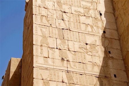 simsearch:400-04652920,k - Illustrated walls of Egyptian temple Karnak in Luxor Photographie de stock - Aubaine LD & Abonnement, Code: 400-04854794