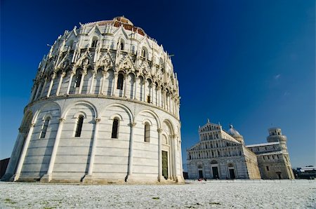 simsearch:400-05672489,k - Piazza dei Miracoli in Pisa after a Snowstorm, Italy Stock Photo - Budget Royalty-Free & Subscription, Code: 400-04855435