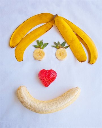 Smiling face made from bananas and strawberries Stock Photo - Budget Royalty-Free & Subscription, Code: 400-04852756
