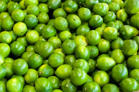 simsearch:400-04716078,k - Fresh green limes bunched together at a farm stand Stock Photo - Budget Royalty-Free & Subscription, Code: 400-04865123