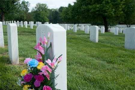 Grave at Zachary Taylor National Cemetery in Louisville, Kentucky Stock Photo - Budget Royalty-Free & Subscription, Code: 400-04868522