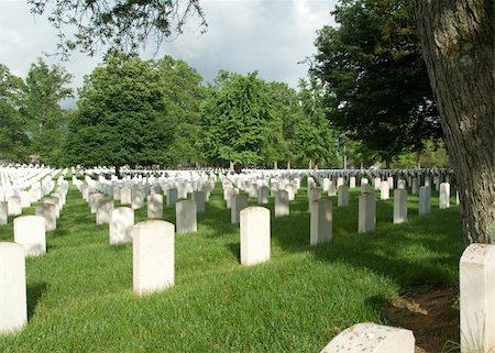 Graves at Zachary Taylor National Cemetery in Louisville, Kentucky Stock Photo - Budget Royalty-Free & Subscription, Code: 400-04868523