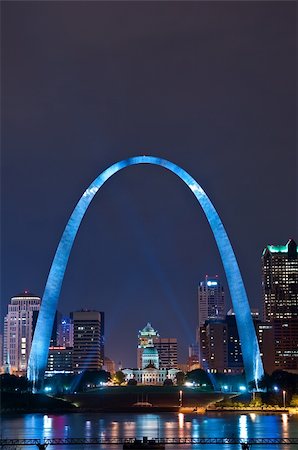 Image of St. Louis downtown with Gateway Arch at night. Stock Photo - Budget Royalty-Free & Subscription, Code: 400-04868982