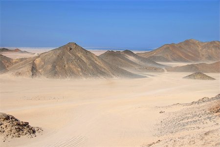 simsearch:400-04121488,k - Sahara dry desert view by Hurghada, Egypt, hills and sand Foto de stock - Super Valor sin royalties y Suscripción, Código: 400-04860709