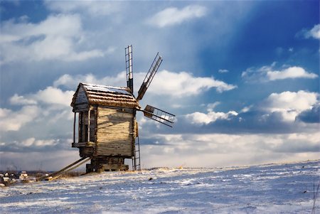 simsearch:400-05319608,k - Old wooden windmills at Pirogovo ethnographic museum, near Kiev, Ukraine Stock Photo - Budget Royalty-Free & Subscription, Code: 400-04874896