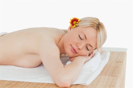 Young pretty female relaxing in a spa centre Photographie de stock - Aubaine LD & Abonnement, Code: 400-04871619