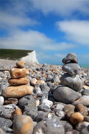 simsearch:400-04114367,k - Two stacks of pebble stones on beach Stock Photo - Budget Royalty-Free & Subscription, Code: 400-04873876