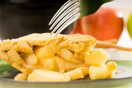 simsearch:400-04370315,k - fresh homemade apple pie over green glass dish macro colseup eating  with fork Stock Photo - Budget Royalty-Free & Subscription, Code: 400-04900286
