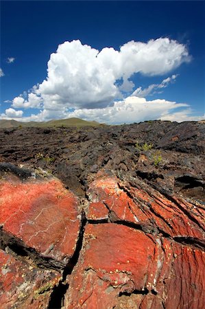 simsearch:400-05705152,k - Amazing volcanic landscape at Craters of the Moon National Monument of Idaho. Stock Photo - Budget Royalty-Free & Subscription, Code: 400-04924982