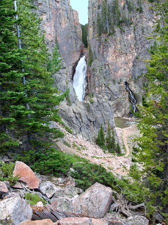 simsearch:400-05705152,k - Pocrupine Falls seen through the Bighorn National Forest of Wyoming. Stock Photo - Budget Royalty-Free & Subscription, Code: 400-04925104