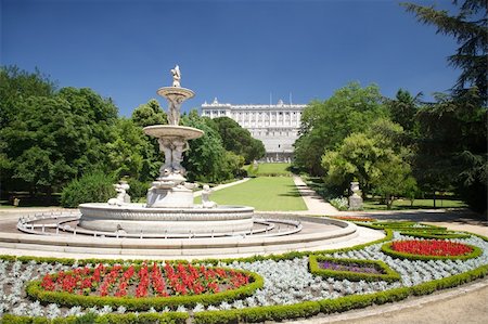 public garden free access next to Royal palace at Madrid Spain Stock Photo - Budget Royalty-Free & Subscription, Code: 400-04923972