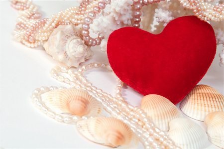 staghorn coral - Red velvet heart with pearl beads, shells and corals on white background with copy space in the left-bottom corner Stock Photo - Budget Royalty-Free & Subscription, Code: 400-04937864