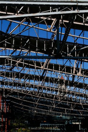 simsearch:400-04671558,k - Looking at the blue sky through the roof of Union Station in St. Louis Missouri Foto de stock - Super Valor sin royalties y Suscripción, Código: 400-04948353