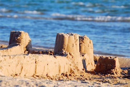 simsearch:400-04423521,k - Sand castle on a beach Photographie de stock - Aubaine LD & Abonnement, Code: 400-04940486