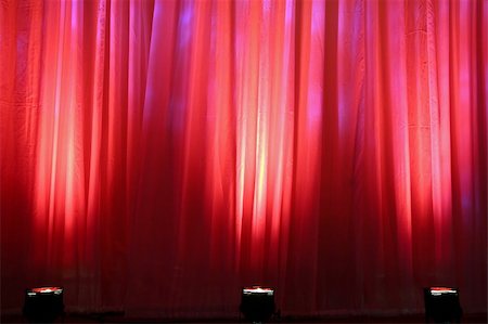 simsearch:632-05604064,k - Spot lights on red curtain Stock Photo - Budget Royalty-Free & Subscription, Code: 400-04942552