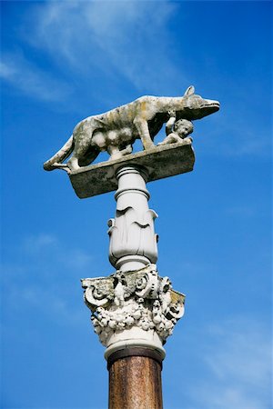 simsearch:400-05338054,k - Sculpture of wolf nursing Romulus and Remus. Stock Photo - Budget Royalty-Free & Subscription, Code: 400-04954138