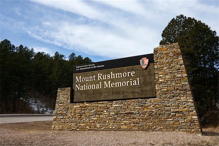 simsearch:400-04512534,k - National Park Service sign outside of Mount Rushmore National Memorial, South Dakota. Stock Photo - Budget Royalty-Free & Subscription, Code: 400-04965936