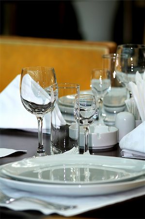 Banquet table  /  Dinner Place Setting Photographie de stock - Aubaine LD & Abonnement, Code: 400-04960719