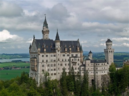 schwangau - Neuschwanstein castle view from the side from Marienbrucke Stock Photo - Budget Royalty-Free & Subscription, Code: 400-04962372