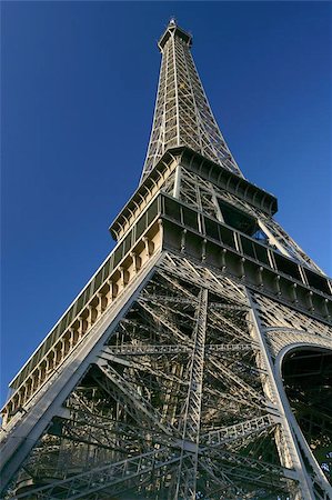 simsearch:400-04974897,k - View of the Eiffel Tower. Stock Photo - Budget Royalty-Free & Subscription, Code: 400-04973125