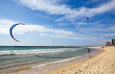 simsearch:400-03992760,k - Two kitesurfers on the beach at Tel-Aviv, Israel Stock Photo - Budget Royalty-Free & Subscription, Code: 400-04986913