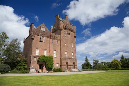 Brodick Castle in Arran on a summer day Stock Photo - Budget Royalty-Free & Subscription, Code: 400-04988265