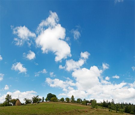 simsearch:400-05719580,k - Summer mountain village hill top and high blue sky with fleecy clouds  (Slavske village outskirts, Carpathian Mts, Ukraine). Five shots composite picture. Photographie de stock - Aubaine LD & Abonnement, Code: 400-04982325