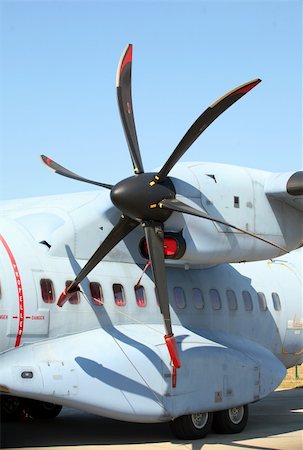 simsearch:400-04996557,k - Airplane propeller from a military transport plane Stock Photo - Budget Royalty-Free & Subscription, Code: 400-04996557