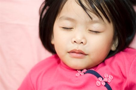 simsearch:400-06389659,k - 4 years old Asian girl sleeping Foto de stock - Super Valor sin royalties y Suscripción, Código: 400-05004083