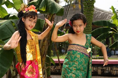 Balinese  Dancers In Traditional Clothes Stock Photo - Budget Royalty-Free & Subscription, Code: 400-05006679