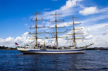 simsearch:400-04433053,k - A Russian state sailing ship anchored in Neva river, Saint Petersburg. Stock Photo - Budget Royalty-Free & Subscription, Code: 400-05006729