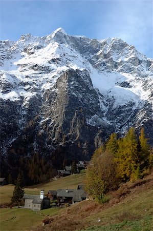 simsearch:400-04909150,k - Mountain village during fall season; west Alps, Italy Stock Photo - Budget Royalty-Free & Subscription, Code: 400-05014112