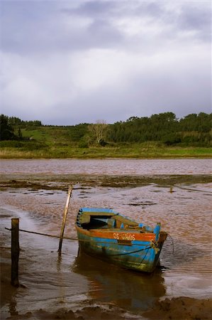 simsearch:400-04433053,k - an old boat in a lake in Portugal Stock Photo - Budget Royalty-Free & Subscription, Code: 400-05011556