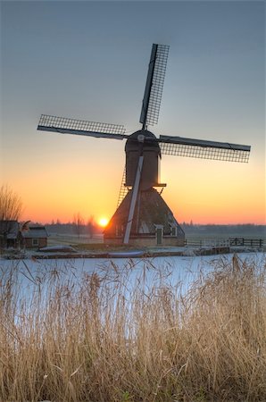 simsearch:400-05319608,k - One of the famous Kinderdijk windmill in winter scene Stock Photo - Budget Royalty-Free & Subscription, Code: 400-05026628