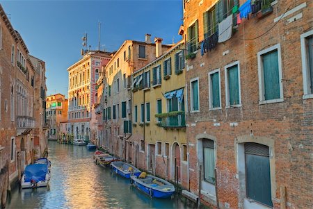 simsearch:400-08093706,k - Typical canal in Venice with beautifully colored houses Stock Photo - Budget Royalty-Free & Subscription, Code: 400-05026985