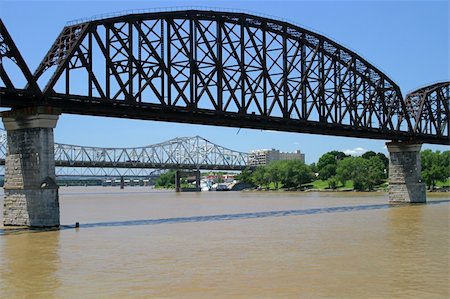 Three bridges over the Ohio River from Lousiville KY to Jeffersonvile IN. Stock Photo - Budget Royalty-Free & Subscription, Code: 400-05021159