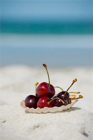 dreaming about eating - Summer food at the beach. Dieting concept Stock Photo - Budget Royalty-Free & Subscription, Code: 400-05038172