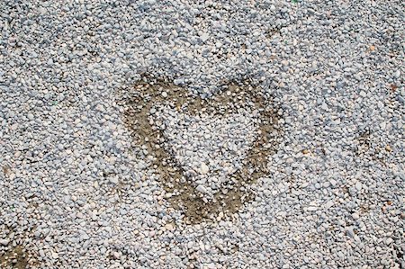 simsearch:400-04016023,k - painted heart over small stones and rocks Stock Photo - Budget Royalty-Free & Subscription, Code: 400-05041943