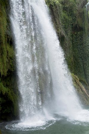 rivulet - waterfall at monasterio de piedra saragossa aragon spain Stock Photo - Budget Royalty-Free & Subscription, Code: 400-05057851