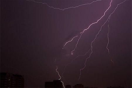 simsearch:400-04256241,k - Several bolts of lightning over the city. Stock Photo - Budget Royalty-Free & Subscription, Code: 400-05050911