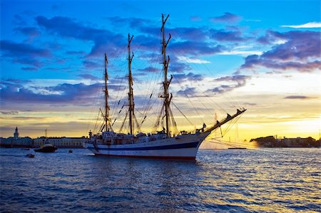 simsearch:400-04433053,k - A sailing ship anchored in Neva river, Saint Petersburg. Stock Photo - Budget Royalty-Free & Subscription, Code: 400-05091405