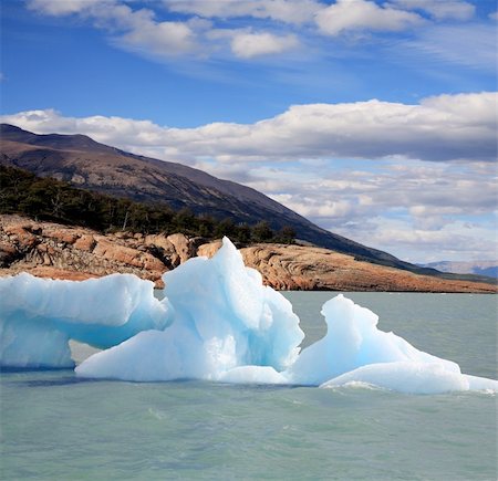 simsearch:400-05271081,k - A new Iceberg at Perito Moreno Glacier, Argentina lake Photographie de stock - Aubaine LD & Abonnement, Code: 400-05123645