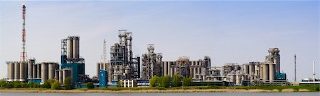 Refinery complex in Antwerp, Belgium Stock Photo - Budget Royalty-Free & Subscription, Code: 400-05133120