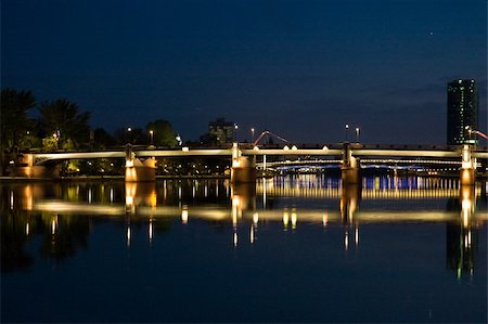 simsearch:400-04564562,k - nightshot of frankfurt city including bridges and scyscrapers Stock Photo - Budget Royalty-Free & Subscription, Code: 400-05149583